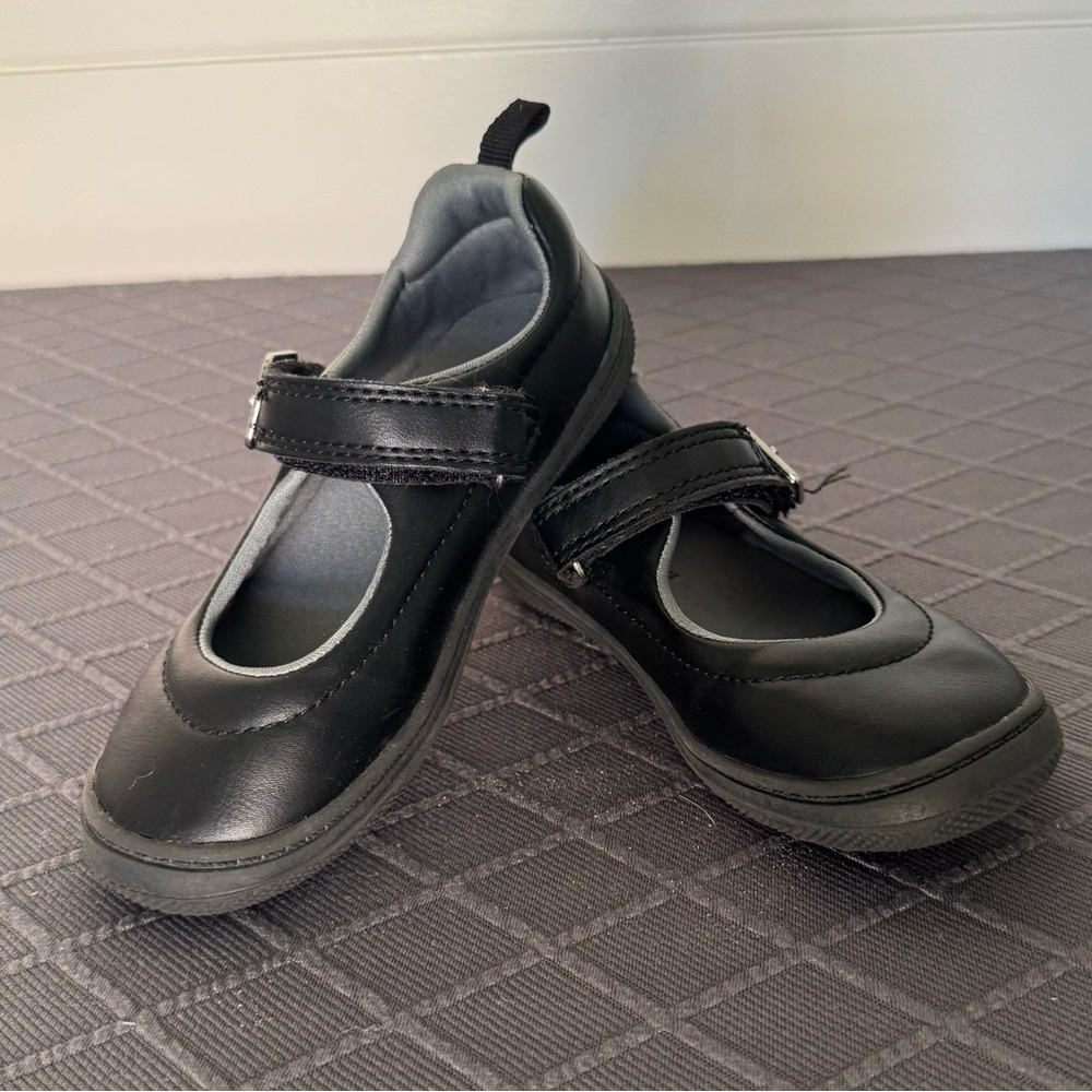 OshKosh B'gosh Black Dress Shoes for Kids